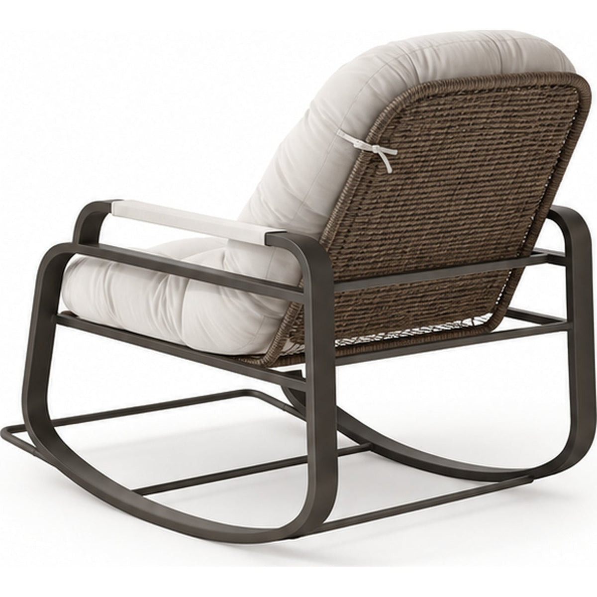 Fauteuil à bascule extérieur en rotin à coussin épais — vue arriere
